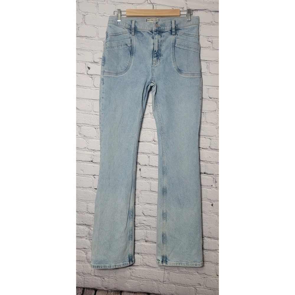 Light Wash Women's Jeans - Classic Straight Leg